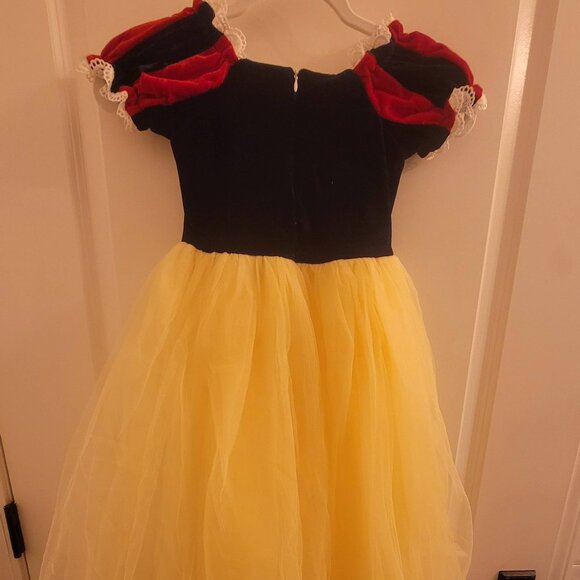Trish Scully Snow White Princess Dress Costume Size 6 - Worn once - EUC - Picture 3 of 7
